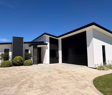 Showhome Standard! Immaculate Living on Cherry Place - Photo 5