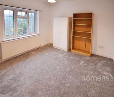 5 bedroom semi-detached house to rent - Photo 3