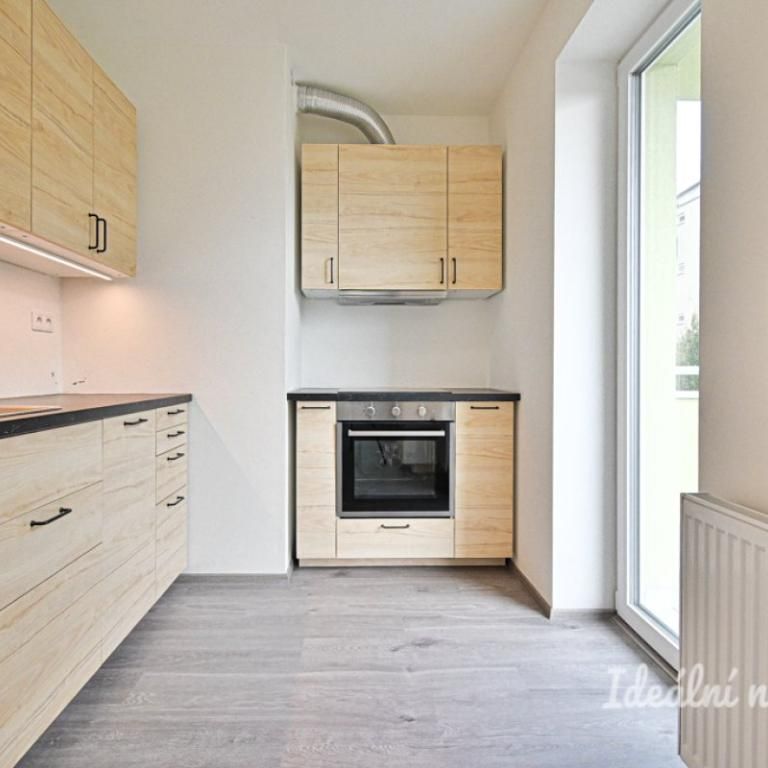 Pronájem bytu 1+kk 33 m2 - Fotografie 1