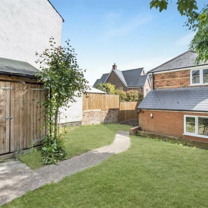 1 bedroom in a house share to rent - Photo 1