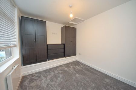 2 bed Flat for Rent - Photo 2