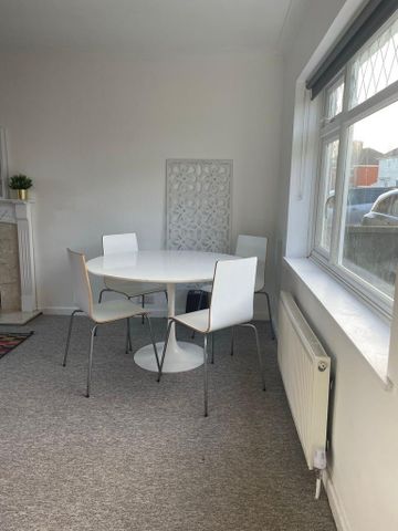 4 bedroom house to rent - Photo 2