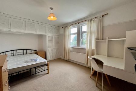 4 bedroom terraced house to rent - Photo 4