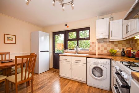 2 bedroom semi-detached to rent Inkerpole Place, Chelmsford, CM2 - Photo 5