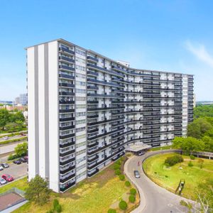 Champlain Towers - Photo 2