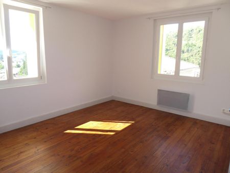 Location Appartement 4 pièces 78m² VALS LES BAINS 07600 - Photo 3