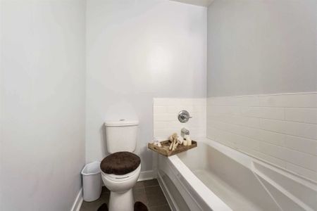 For Lease - 370 Square One Dr Drive, Mississauga, Ontario - Photo 3