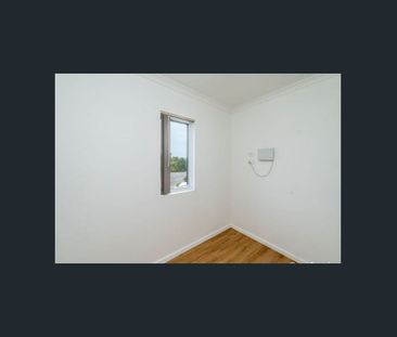 **6 MONTH LEASE** - UNFURNISHED 2x1 IN MIDLAND - Photo 3