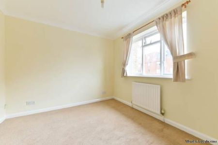 3 bedroom property to rent in Epsom - Photo 4