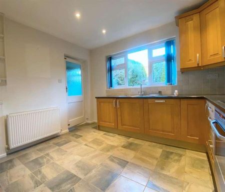 Old Bedford Road, Luton, LU2 - Photo 3