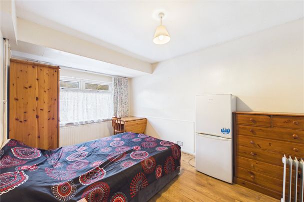 1 bedroom sharedAccommodation in Albert Street, Slough - Photo 1
