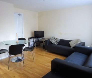 4 bedroom terraced house to rent - Photo 1