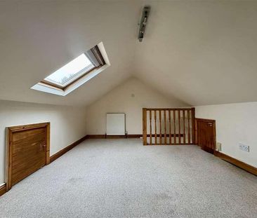 Turnshaw Avenue, Kirkburton, Huddersfield, HD8 - Photo 4