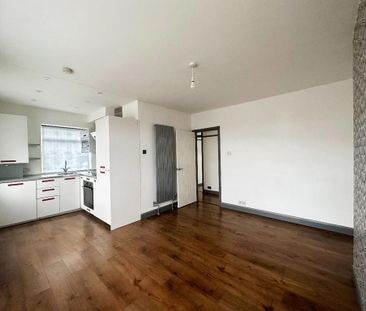 2 bedroom maisonette to rent - Photo 2