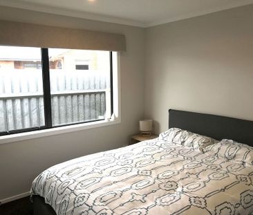 New Build - Low maintenance, warm and modern - Photo 1