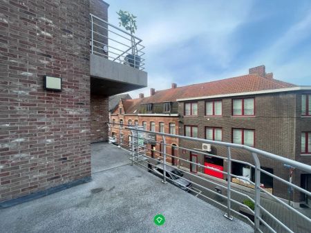 Appartement met 2 slaapkamers, terras en garage te centrum Roeselare - Photo 4