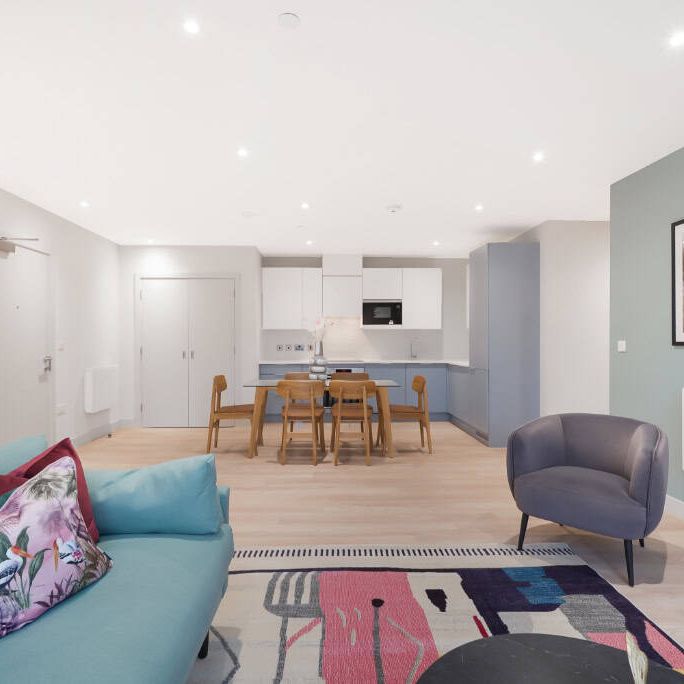 The Oakgate, KT22 7RZ, Surrey - Photo 1