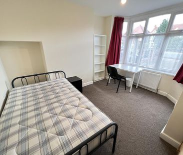 3 bedroom terraced house to rent - Photo 6