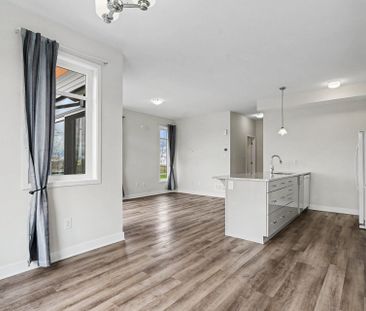 For Lease - 82 FRANCHISE Private, Kanata, Ontario - Photo 2