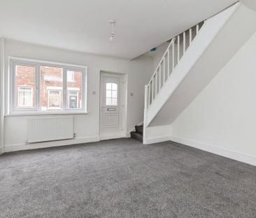 2 bedroom end of terrace house to rent - Photo 1