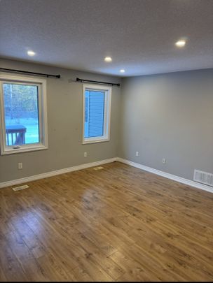 For Lease - 23 Robert Street, Wasaga Beach, Ontario - Photo 1