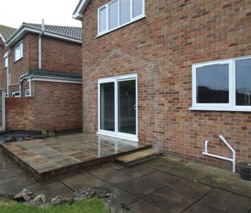 4 bedroom detached house to rent - Photo 3