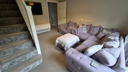 2 bedroom terraced house to rent - Photo 2