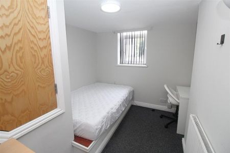 10 bedroom house to rent - Photo 5