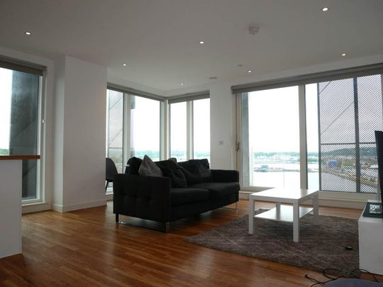 2 bedroom flat to rent - Photo 1