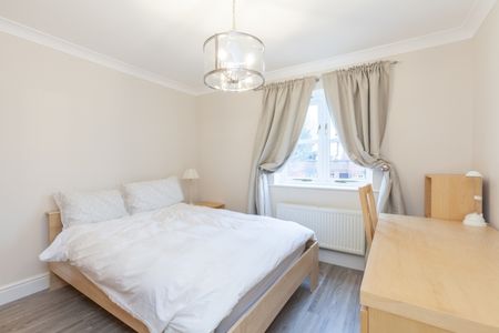 Ferry Road, Marston - Photo 3