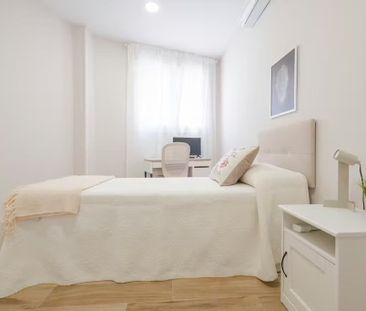 Calle de Antonio Prieto, Madrid, Community of Madrid 28026 - Photo 5