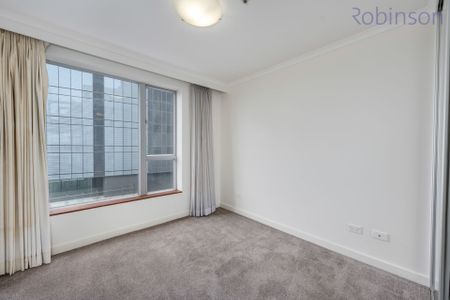 Three bedroom apartment offering city views from its 7th floor position in 'Pinnacle Apartments' - Photo 4