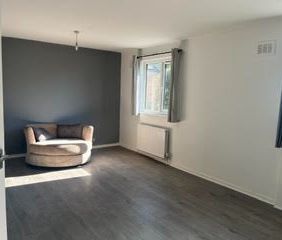 2 Bed Flat, Holmesdale Road, SE25 - Photo 1