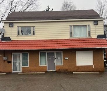 For Lease - 132 THOROLD Road, Welland, Ontario - Photo 1