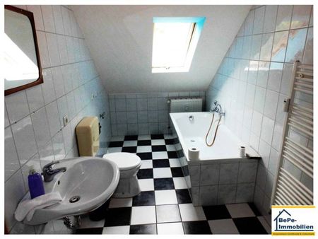 Helle 4- Raumwohnung im Herzen der Uckermark zu vermieten + Gartenmitbenutzung - Photo 2