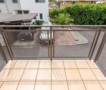 Charming 3BR Townhouse in Avondale! - Photo 1