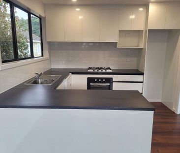 Low Maintenance Living! Sunny, Spacious & Central - Photo 5