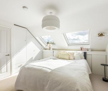 4 bedroom end of terrace house to rent - Photo 4