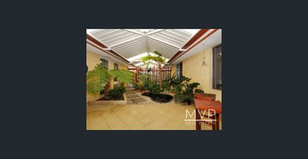 39 Davies Crescent, Kardinya, WA 6163 - Photo 2