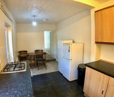 4 bedroom terraced house to rent - Photo 6