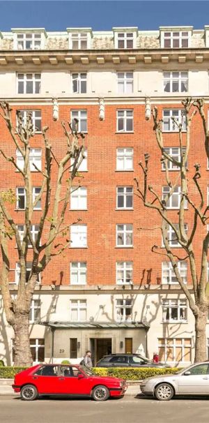 2 bedroom flat in St John's Wood - Photo 1