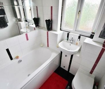 2 bedroom semi-detached house to rent - Photo 6