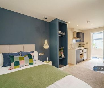1 bedroom in a house share to rent - Photo 6