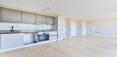 Huge luxury one bed within a private development and access to a private terrace - Photo 3