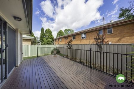 5/18 Mowatt Street, Queanbeyan - Photo 3