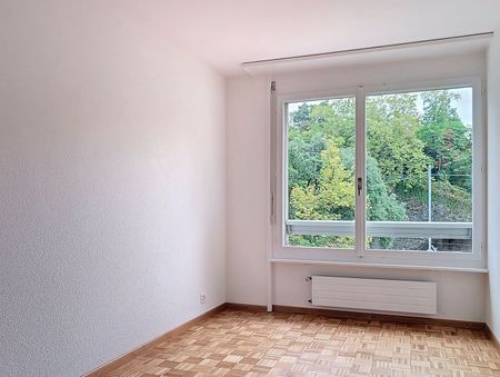 Bel appartement lumineux de 3.5 pièces rénové au 4ème étage avec ascenseur - Photo 3
