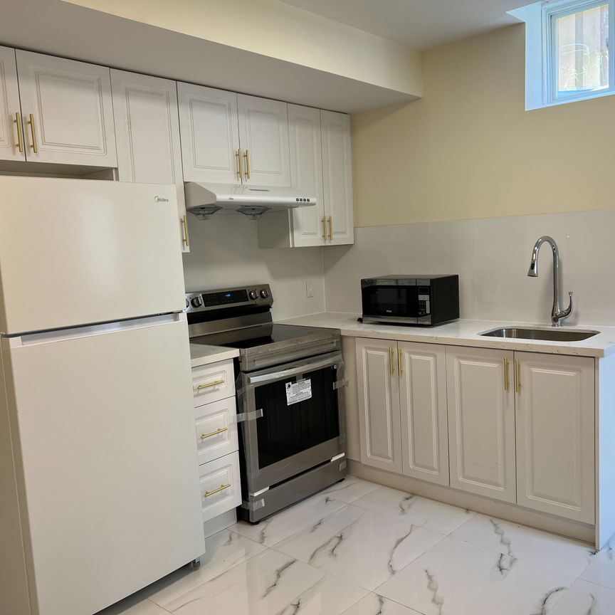 For Lease - 447 Grindstone Trail Unit# Bsmt, Oakville, Ontario - Photo 1