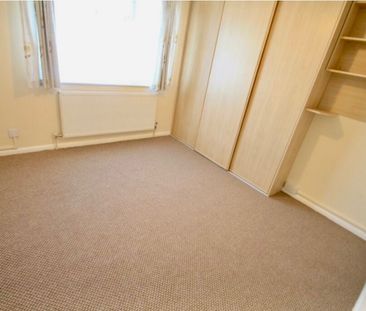 2 Bed Flat, The Larches, LU2 - Photo 2