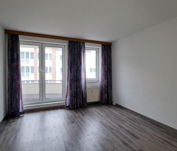 Charmante 1-Raumwohnung mit Pantryküche, Designbelag und Balkon - Photo 2