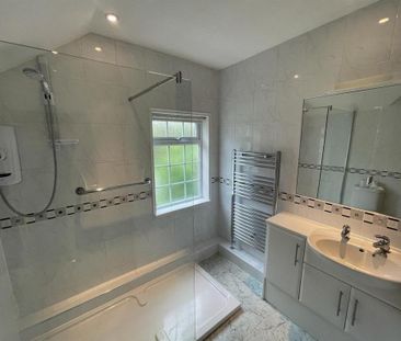 2 bedroom semi-detached house to rent - Photo 6